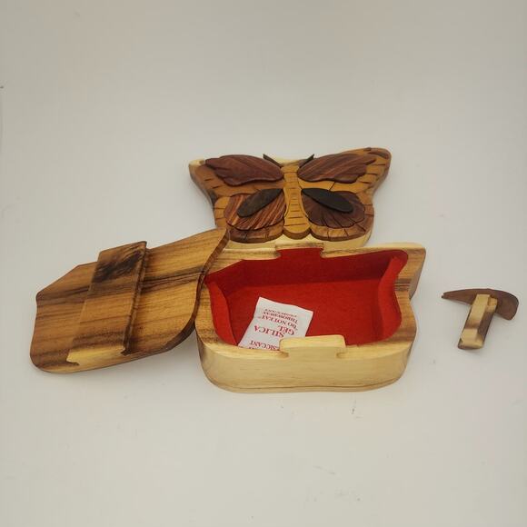 Carver Dan’s Wood Puzzle Box Butterfly Trinket Box - Picture 7 of 11